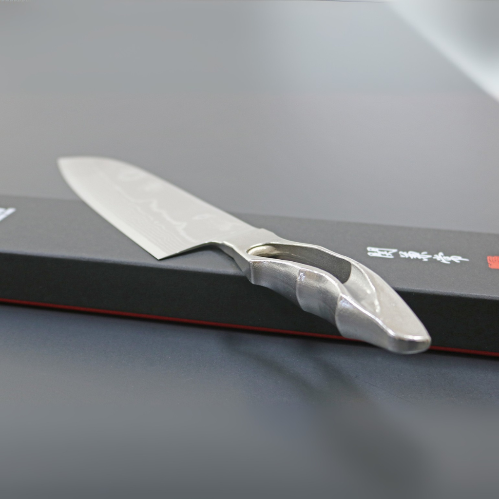 SEKI KANETSUNE SANNOIKE Series VG-10 17-layer Damascus Santoku 170mmm